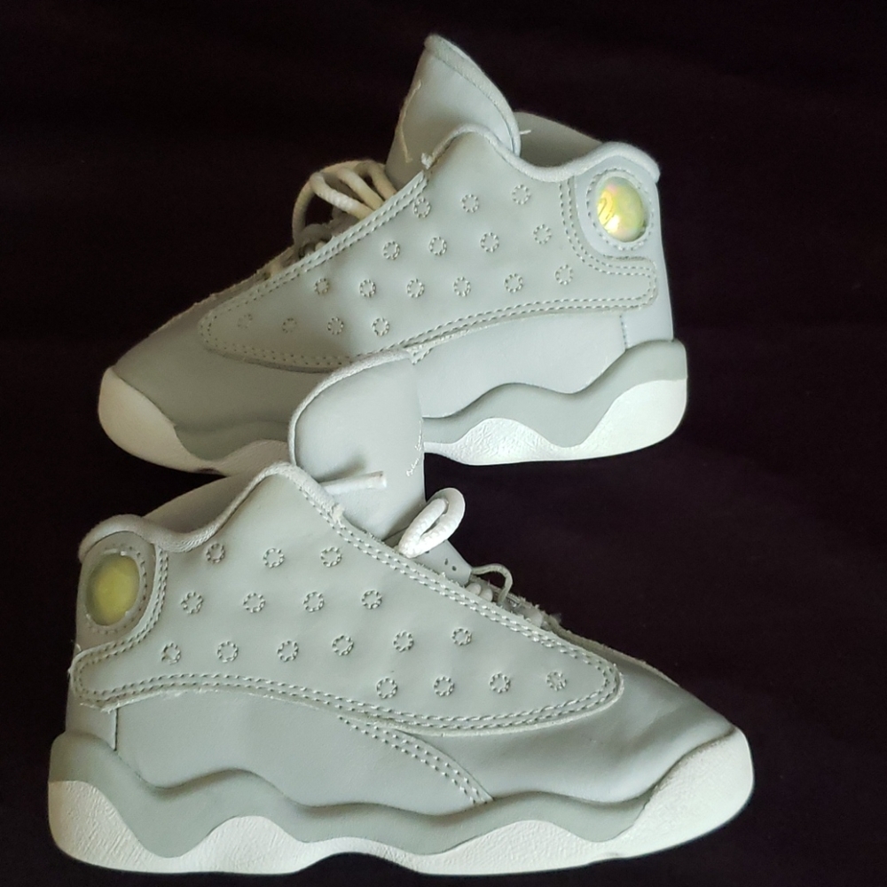 Air Jordan Boys Gray & White Tennis Shoes 6C